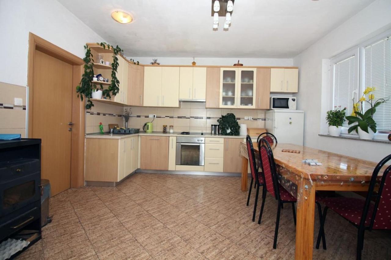 4 Bedroom In Lägenhet Tisno