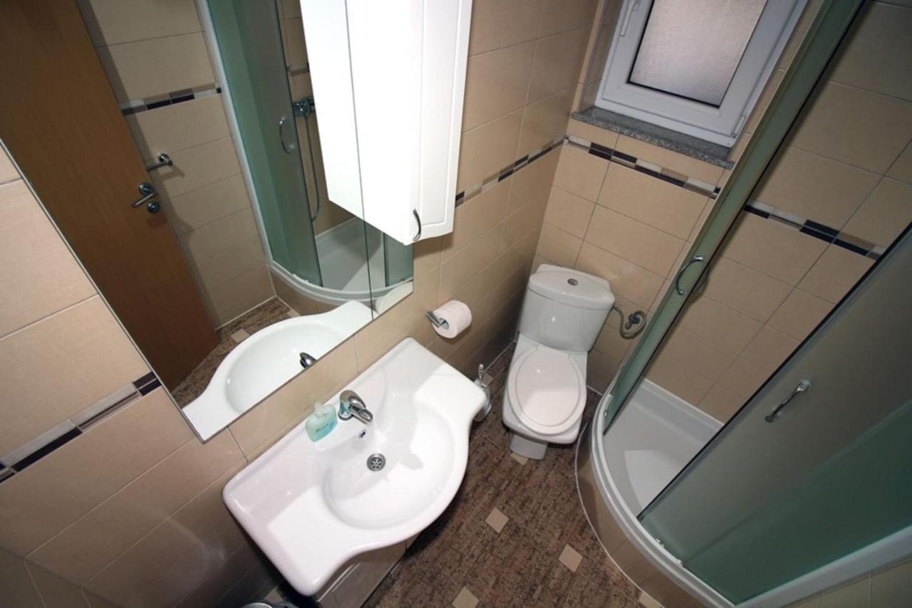4 Bedroom In *