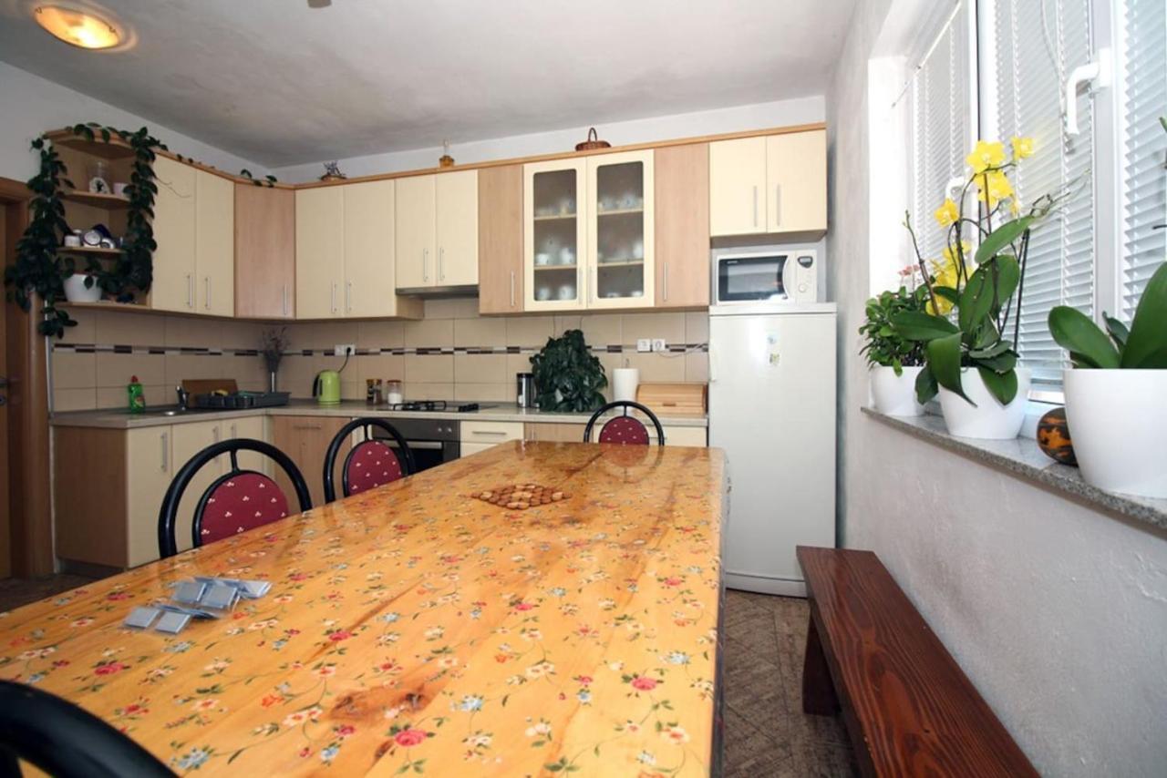 Lägenhet 4 Bedroom In Tisno