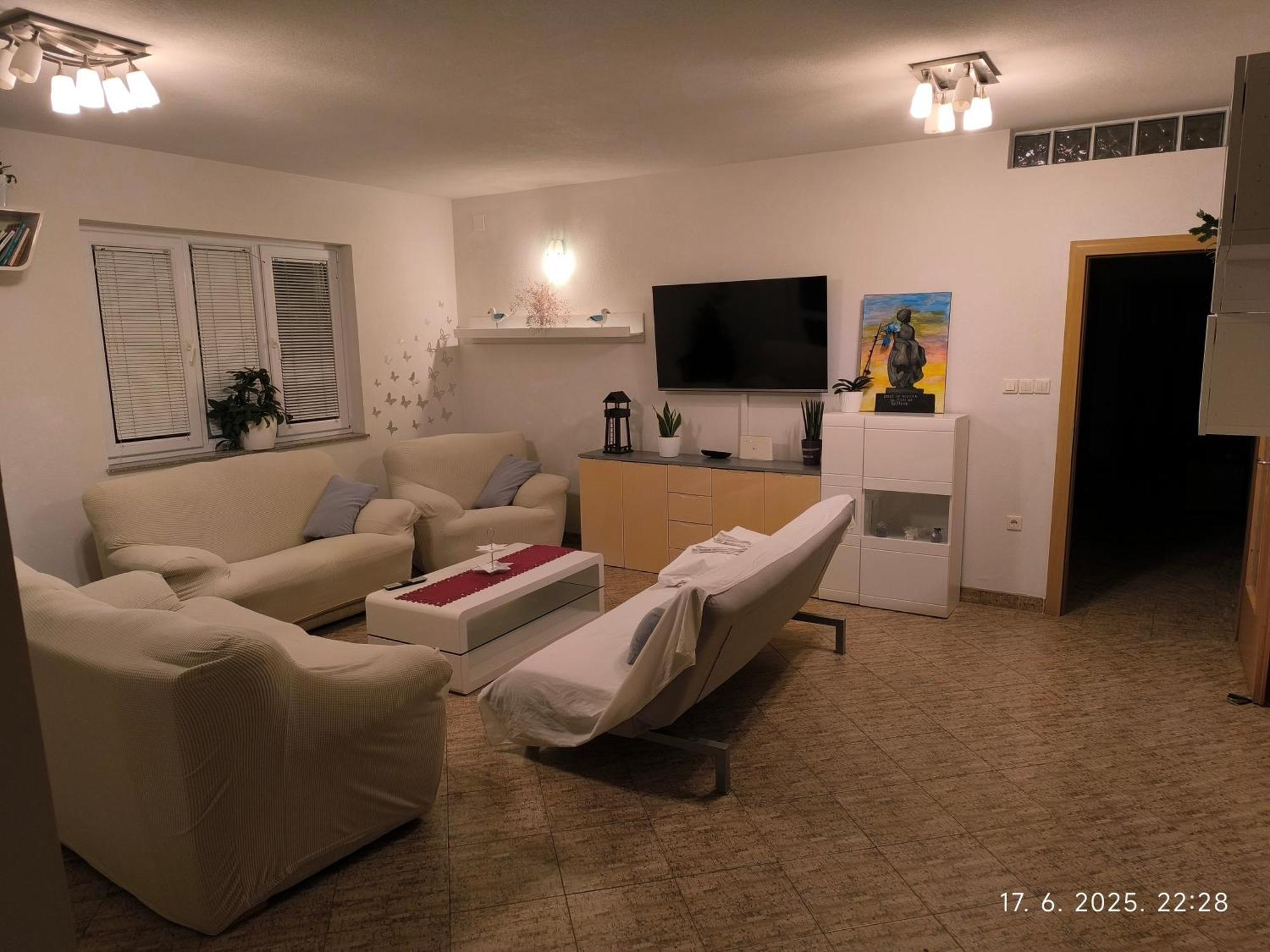 4 Bedroom In *
